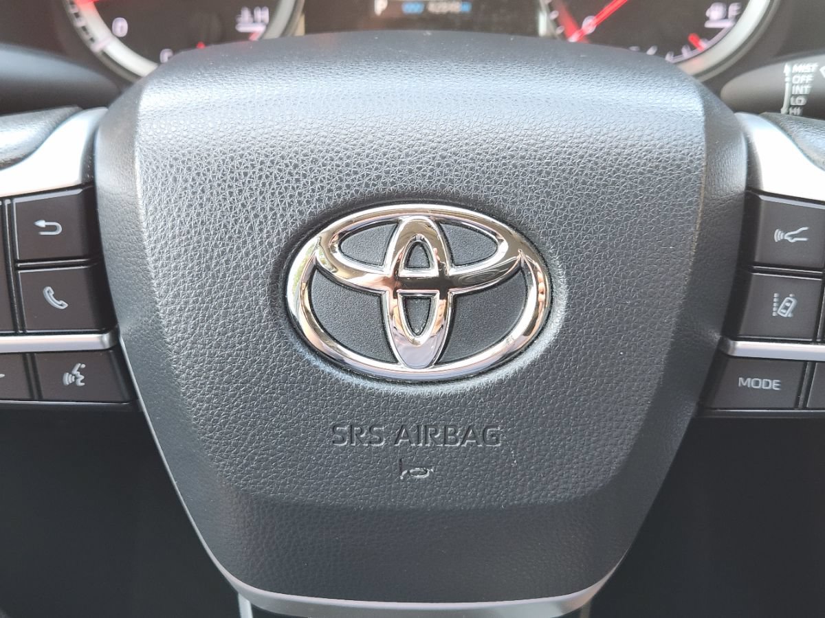 Used 2022 Toyota Highlander L FWD image 48
