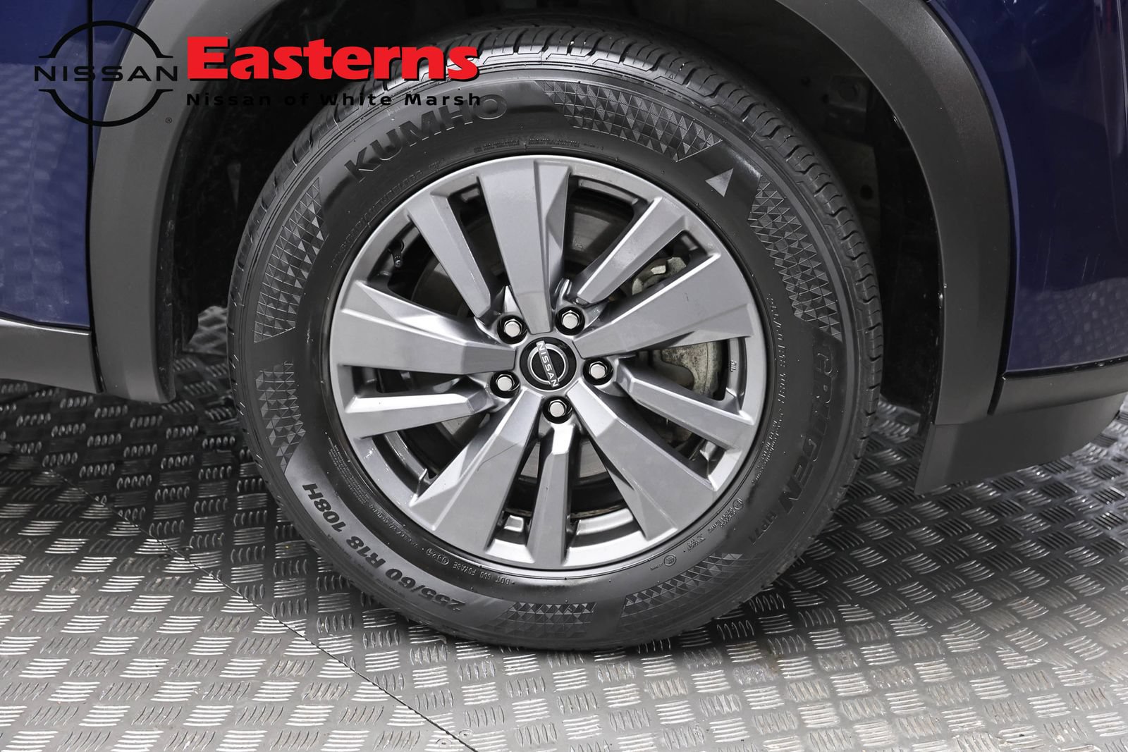 Used 2025 Nissan Pathfinder SV FWD image 31