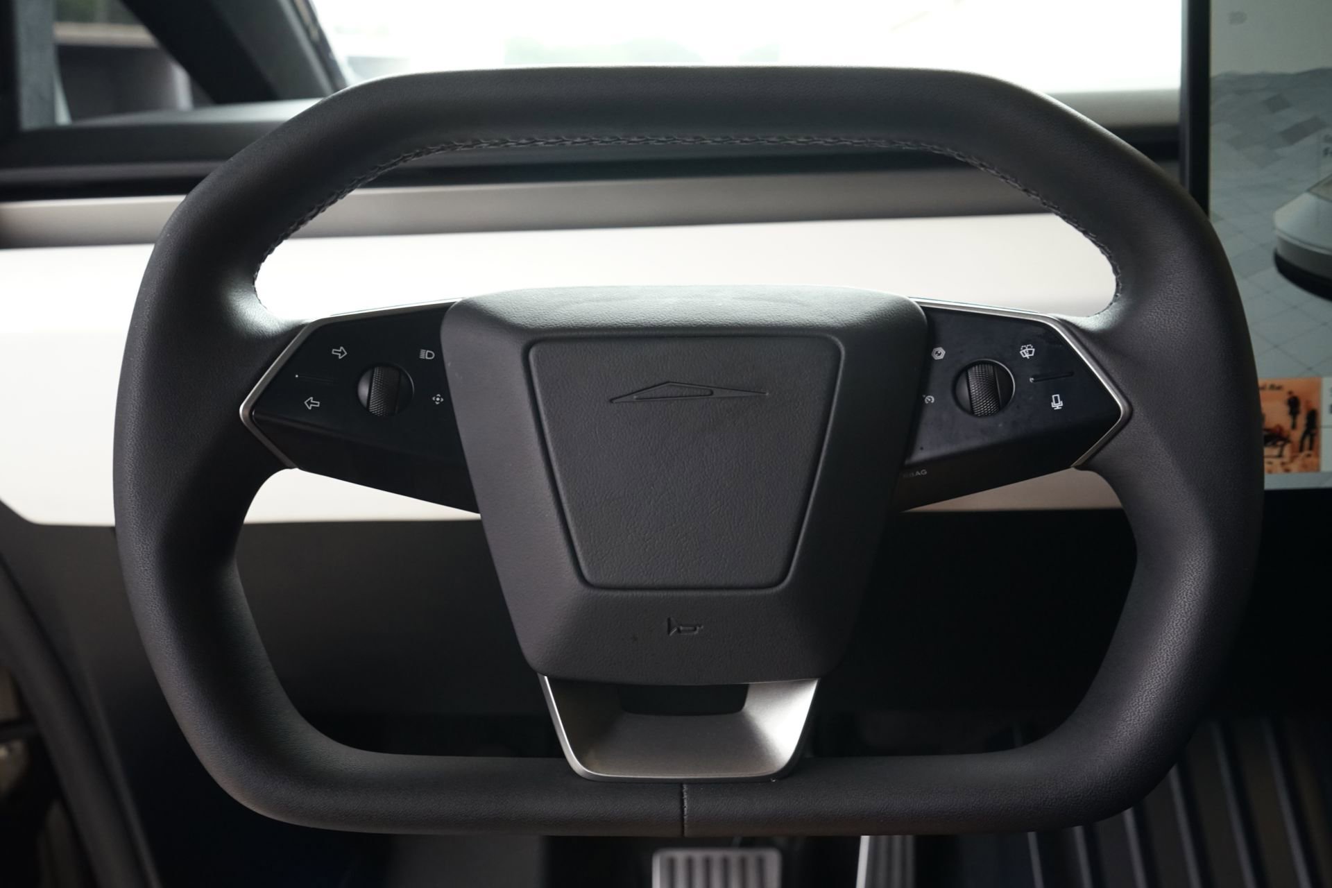 Used 2024 Tesla Cybertruck AWD Crew Cab image 14
