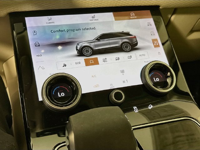 Used 2021 Land Rover Range Rover Velar R-Dynamic S AWD/4WD image 18