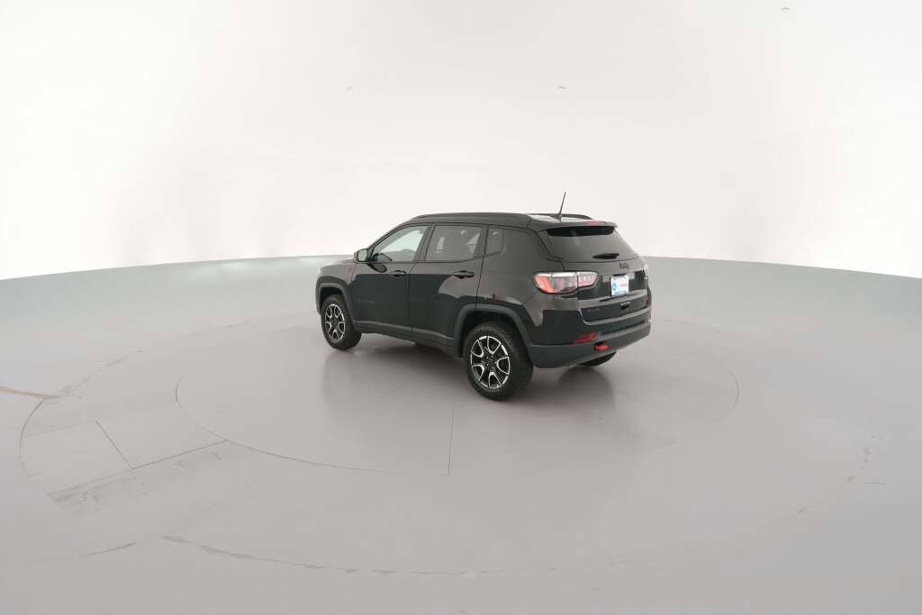 New 2026 Jeep Compass Trailhawk image 8