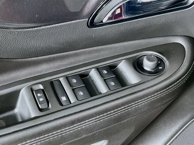 Used 2021 Buick Encore Preferred AWD/4WD image 9