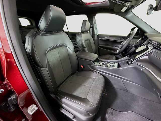 New 2025 Jeep Grand Cherokee L Altitude image 28