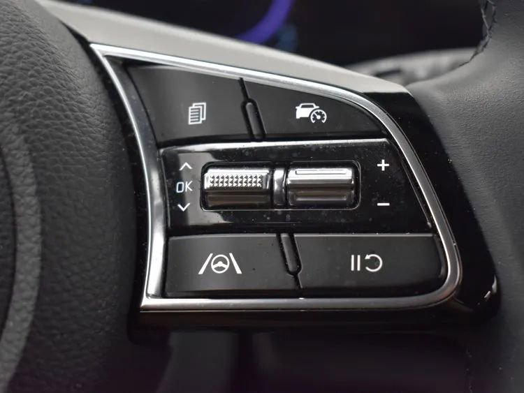 Used 2025 Kia Seltos S FWD image 23