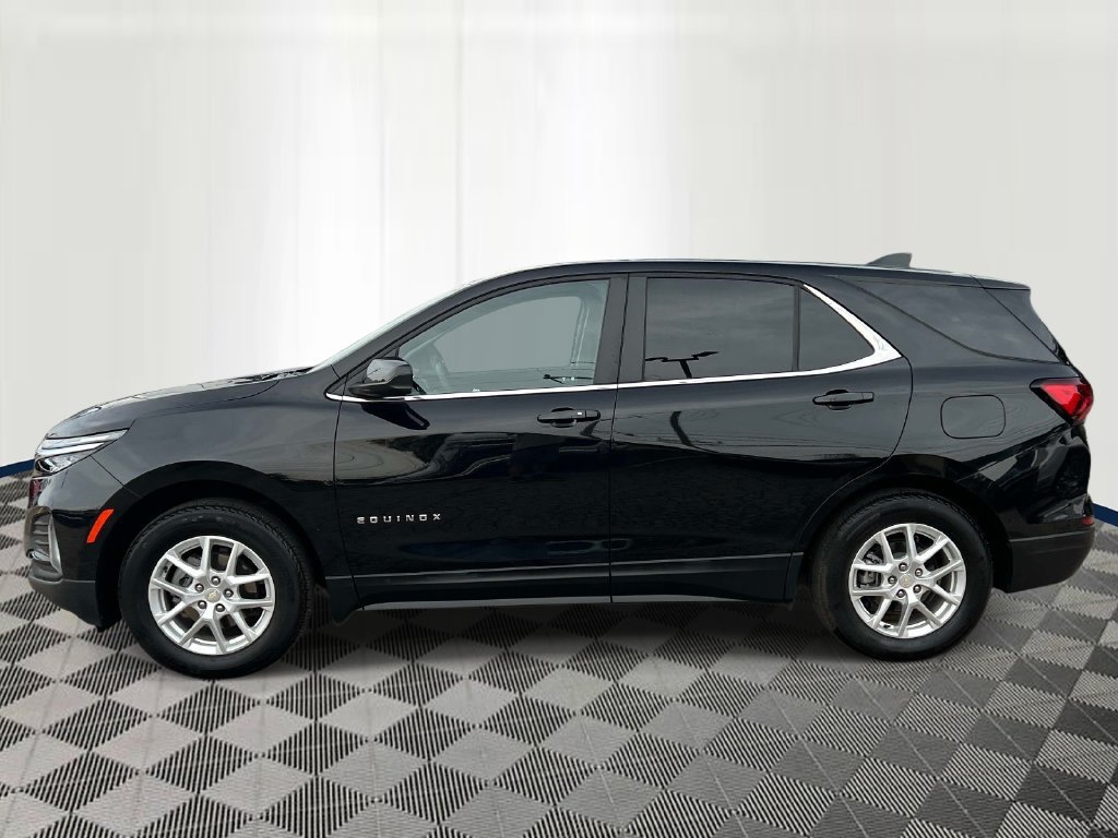 Used 2024 Chevrolet Equinox LT FWD image 2