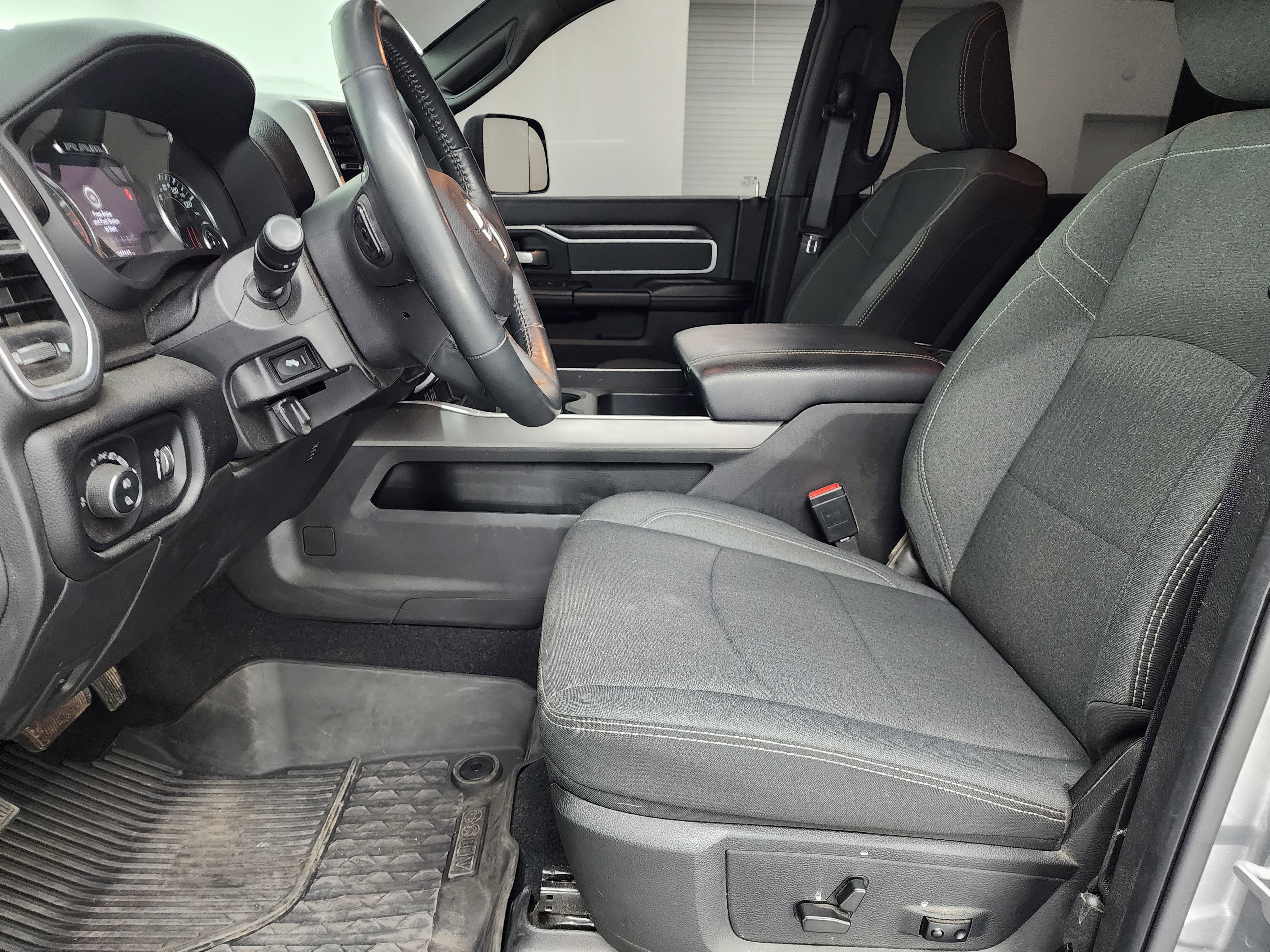 Used 2022 RAM 2500 Big Horn w/ Level C Equiment Group image 8