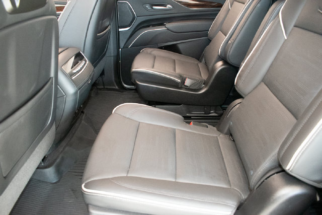 Used 2024 Cadillac Escalade Premium Luxury w/ LPO, Floor Liner Package AWD/4WD image 19
