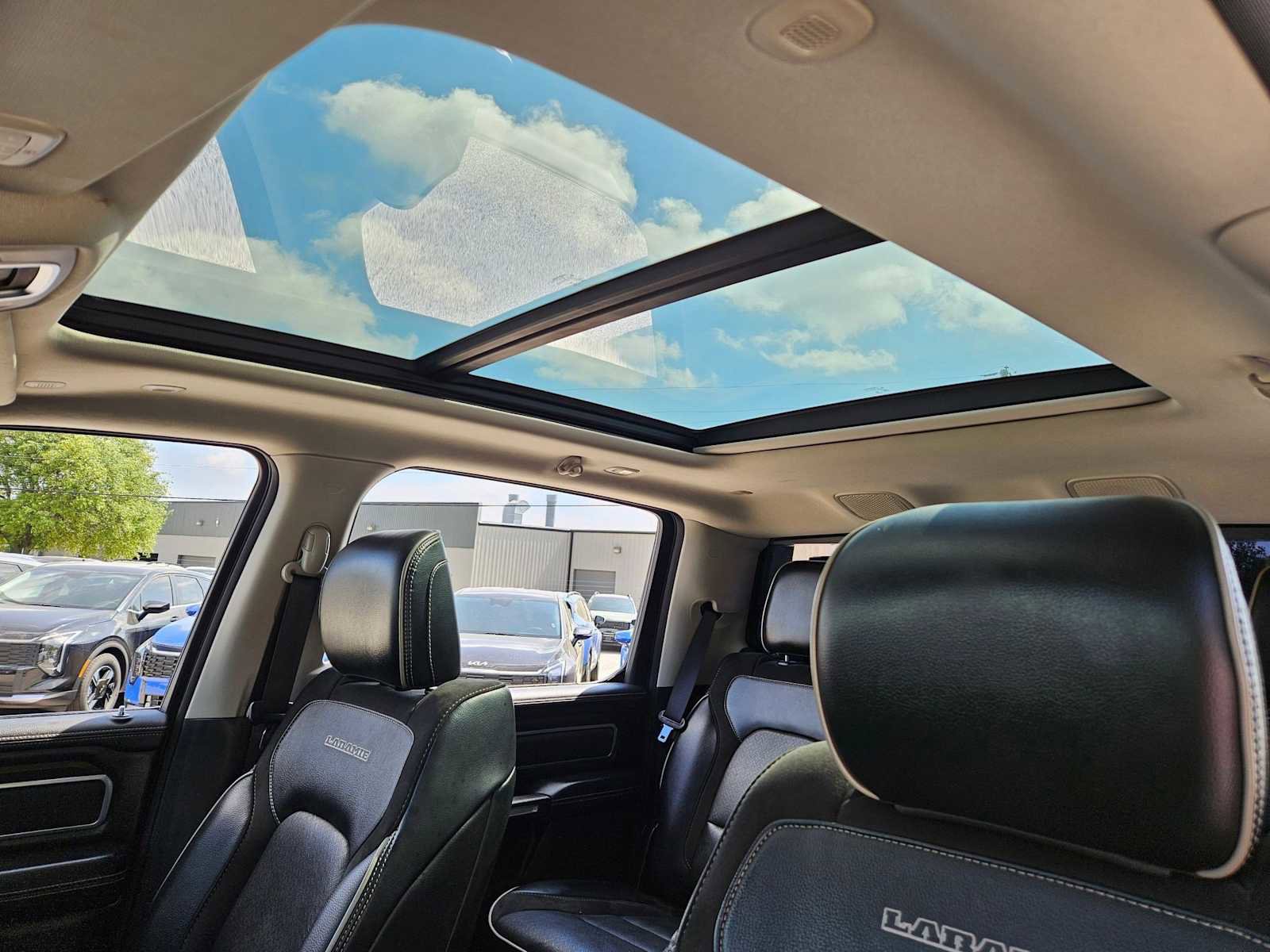 Used 2022 RAM 1500 Laramie w/ Laramie Southwest Edition image 18