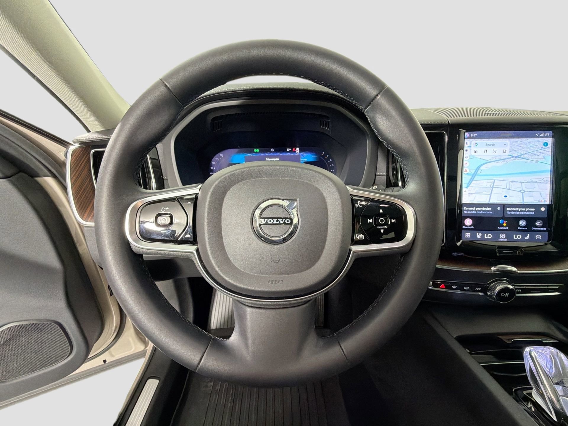 Certified 2023 Volvo XC60 B5 Ultimate w/ Climate Package AWD/4WD image 12