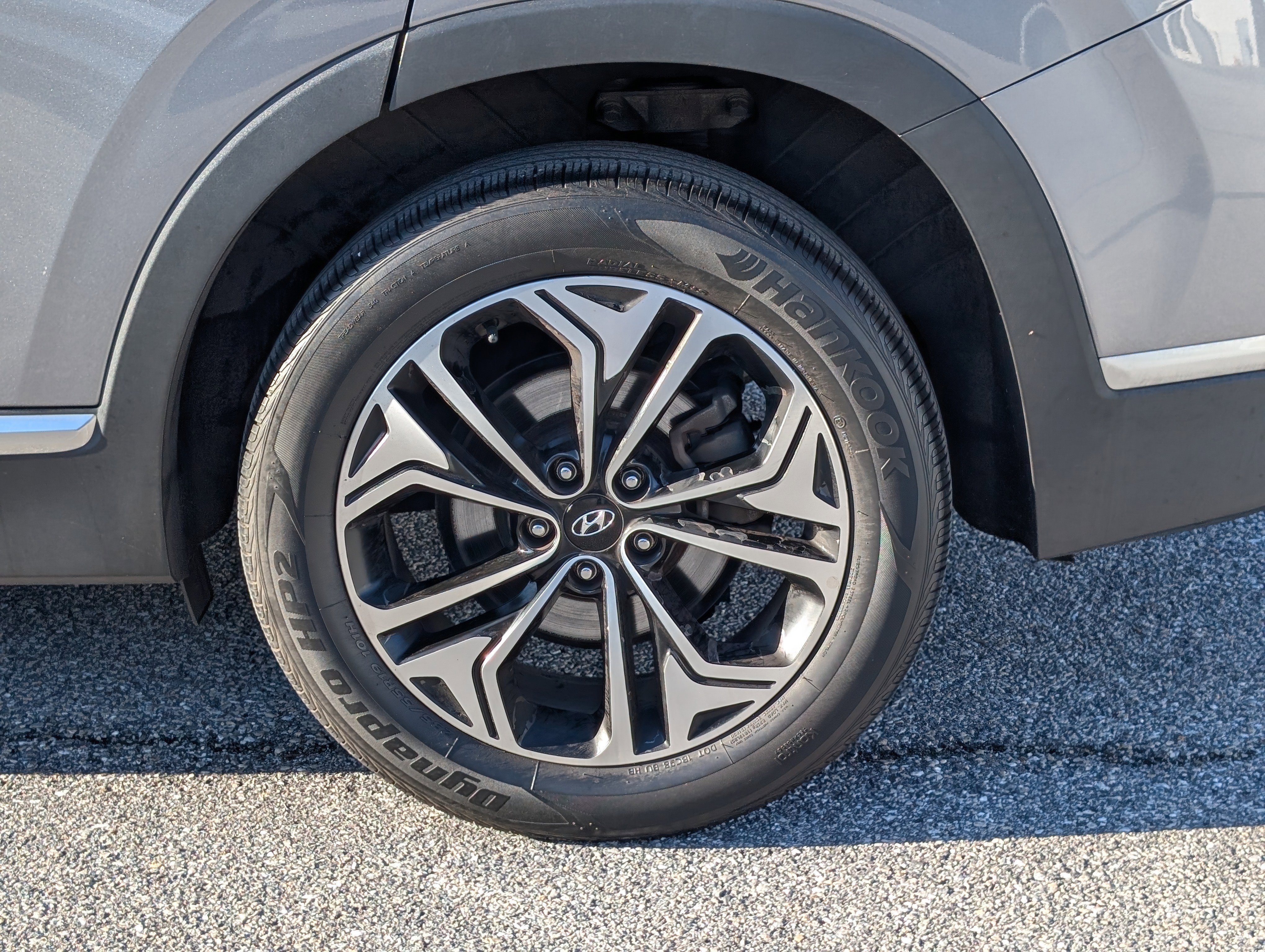 Used 2019 Hyundai Santa Fe Limited image 9