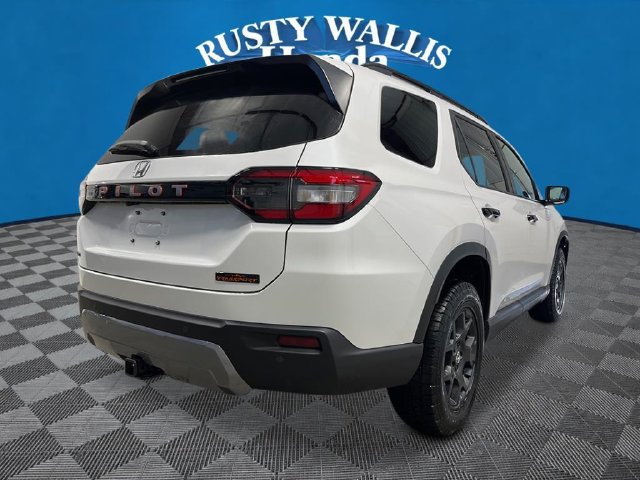 New 2026 Honda Pilot TrailSport image 3