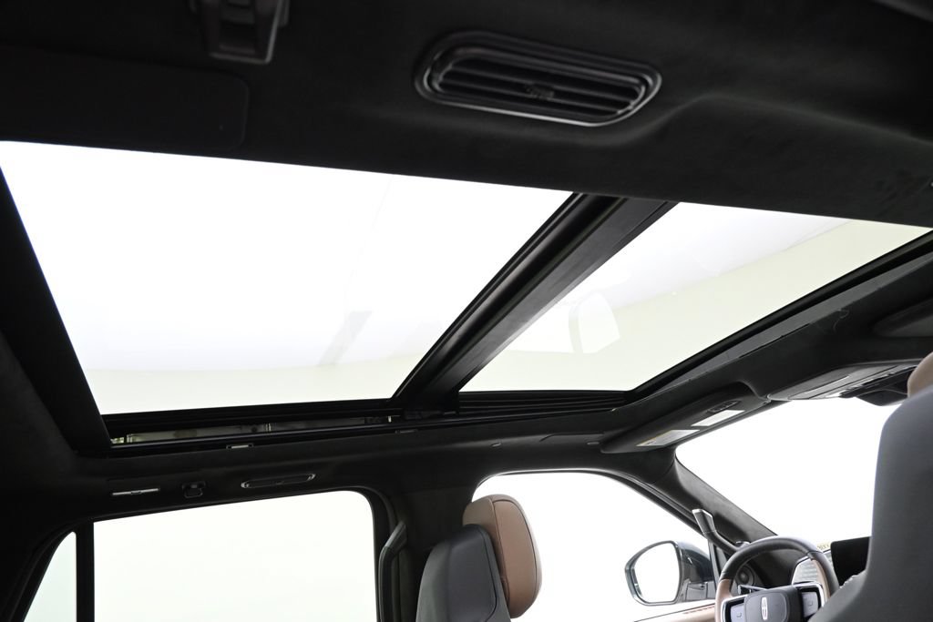 New 2026 Lincoln Navigator Black Label AWD/4WD image 17