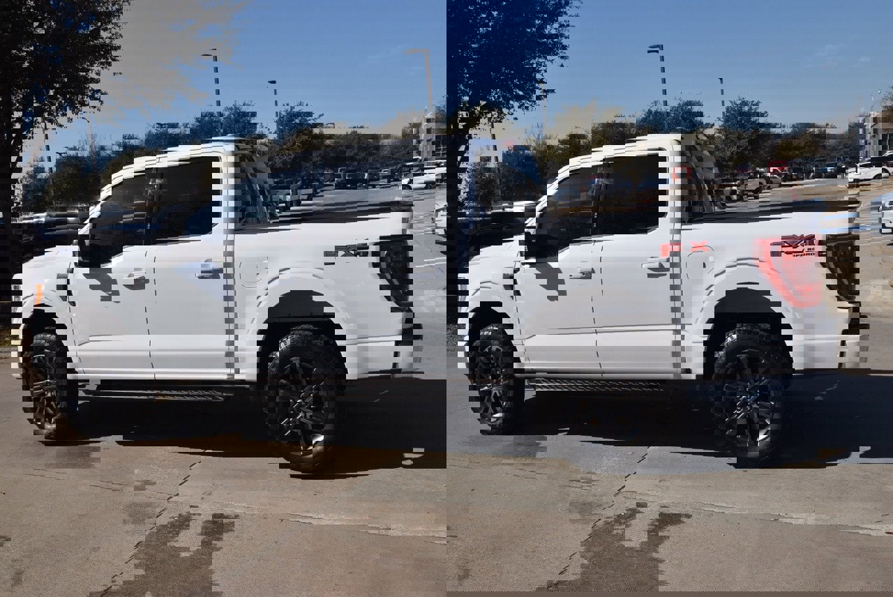 Used 2022 Ford F150 XLT w/ Equipment Group 302A High image 11