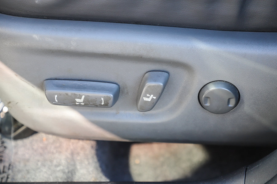 Used 2013 Toyota Prius Four w/ Deluxe Solar Roof Pkg FWD image 25