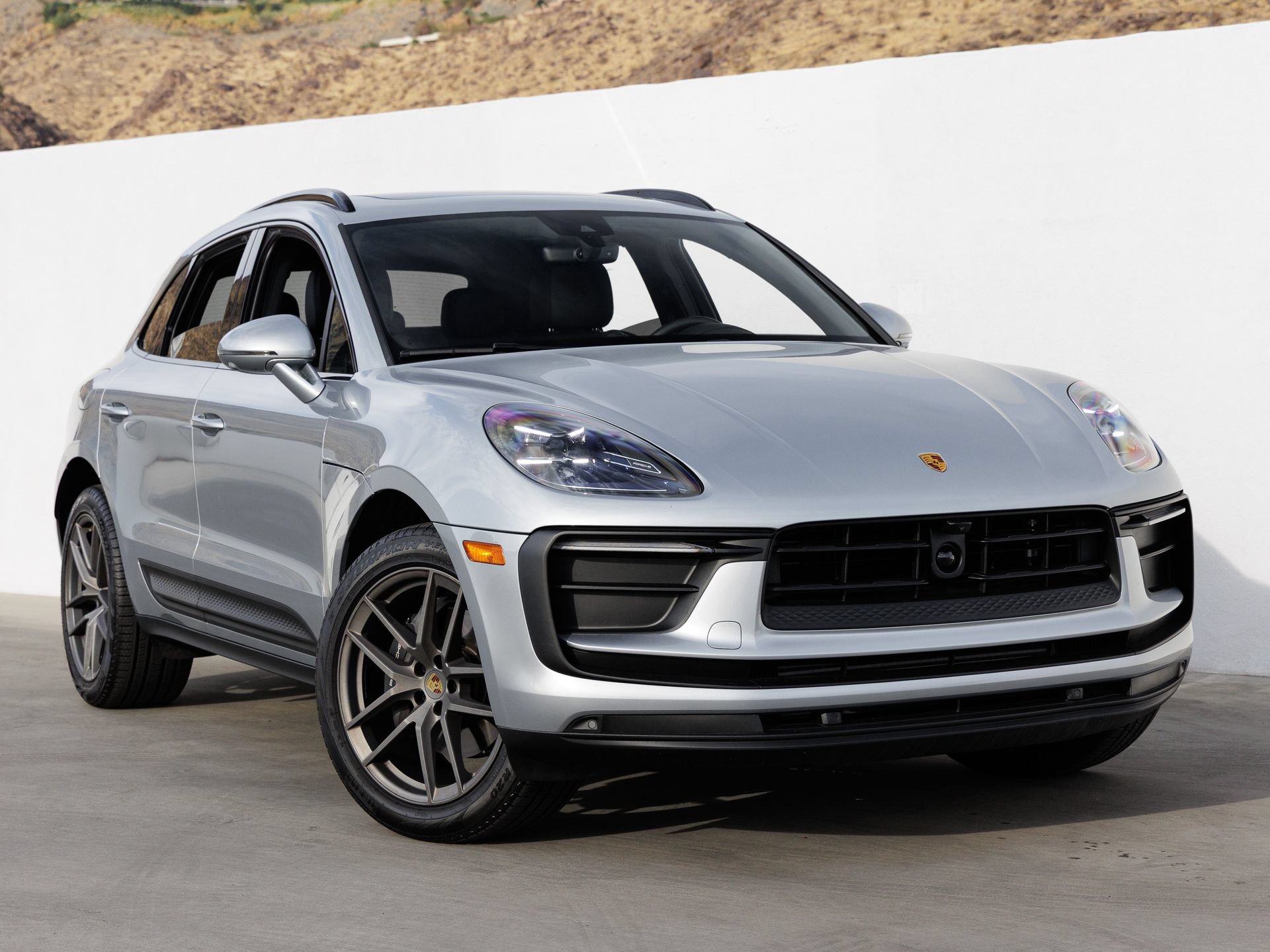 Certified 2026 Porsche Macan AWD/4WD image 9