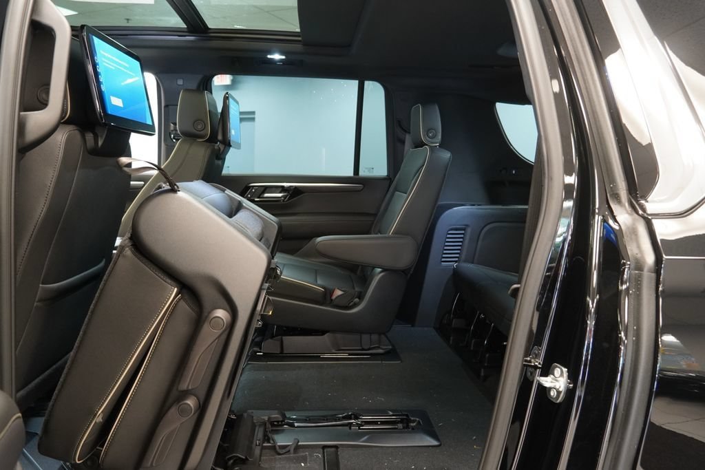 New 2026 Chevrolet Suburban Premier AWD/4WD image 30
