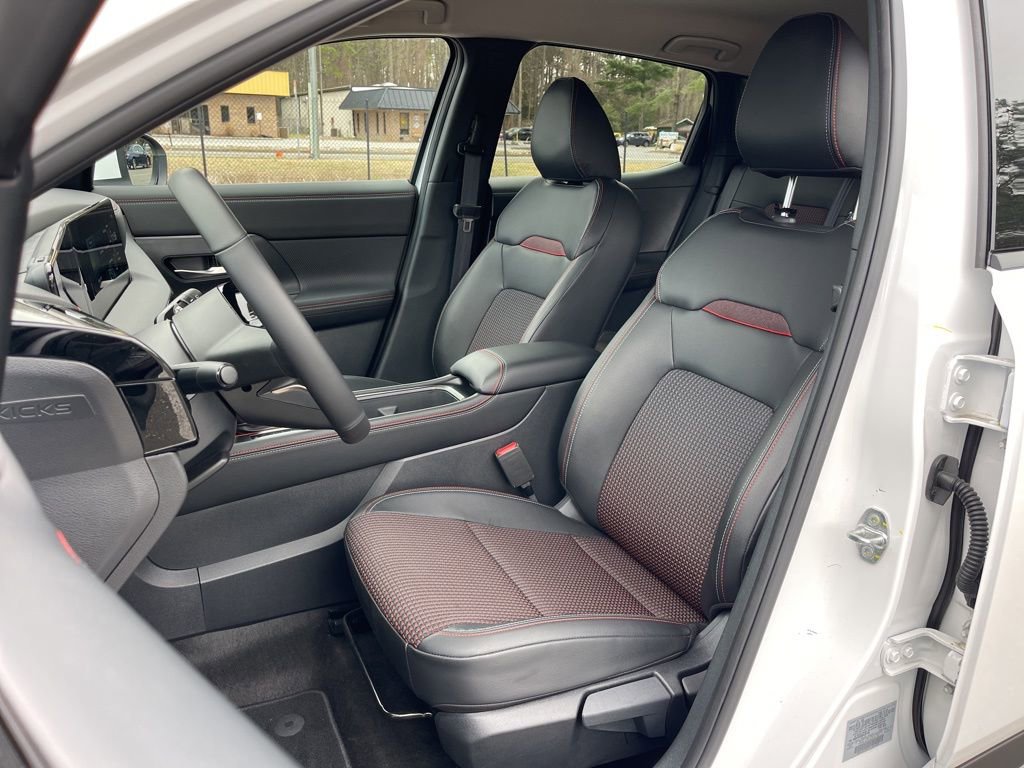 Certified 2025 Nissan Kicks SR AWD/4WD image 16