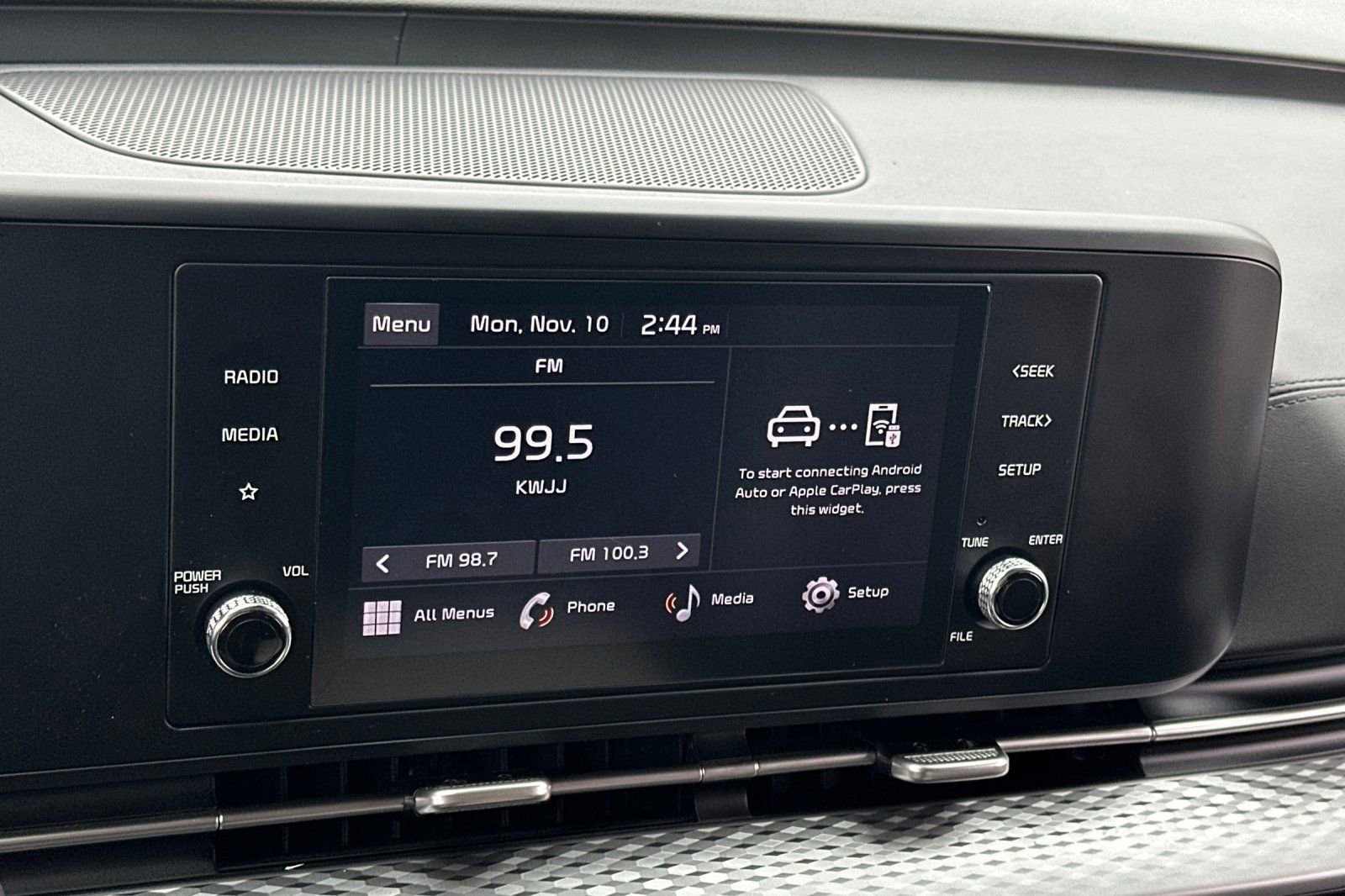 Used 2024 Kia Carnival LX FWD image 20