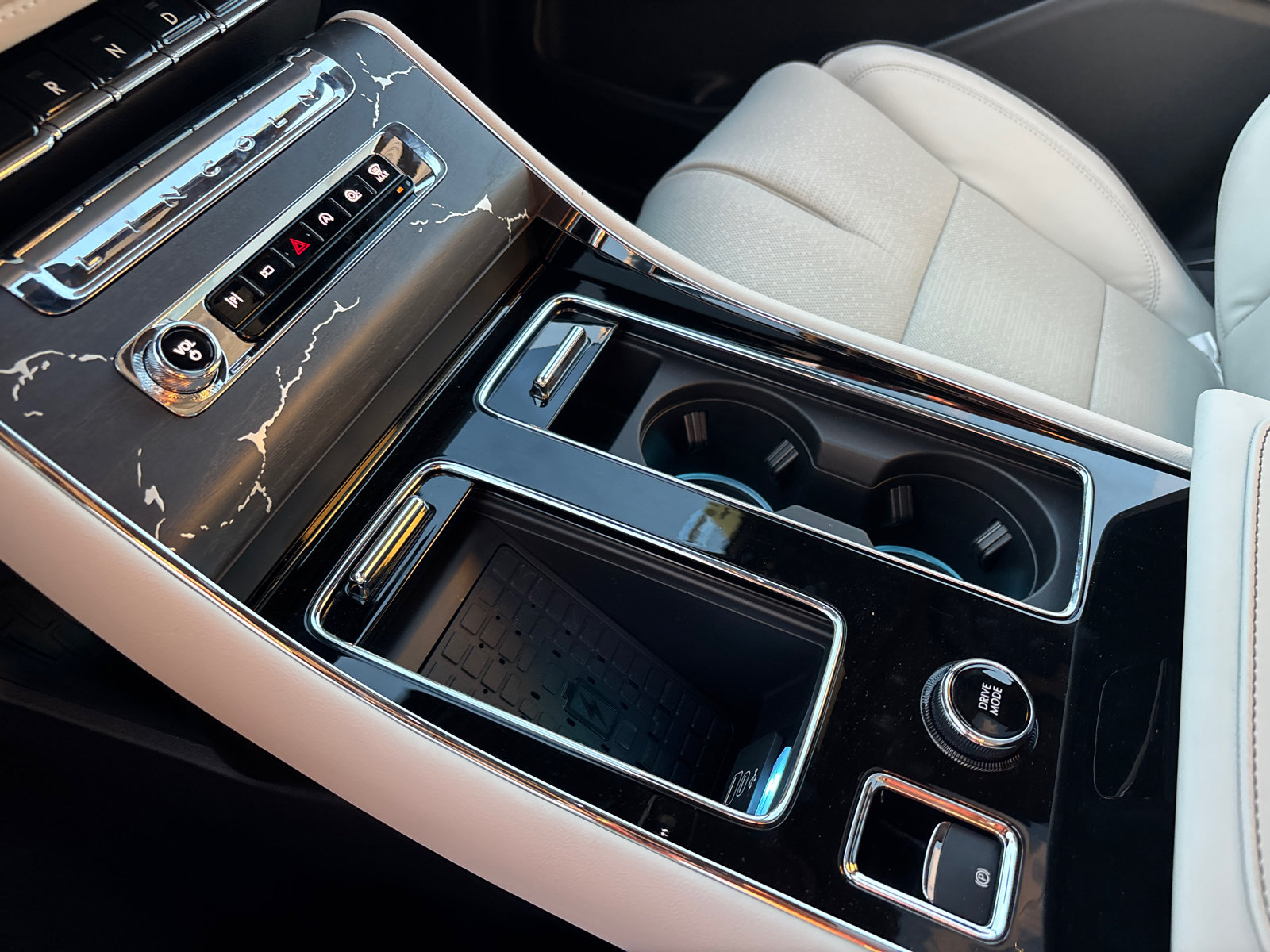 New 2026 Lincoln Aviator Black Label w/ Dynamic Handling Package AWD/4WD image 21