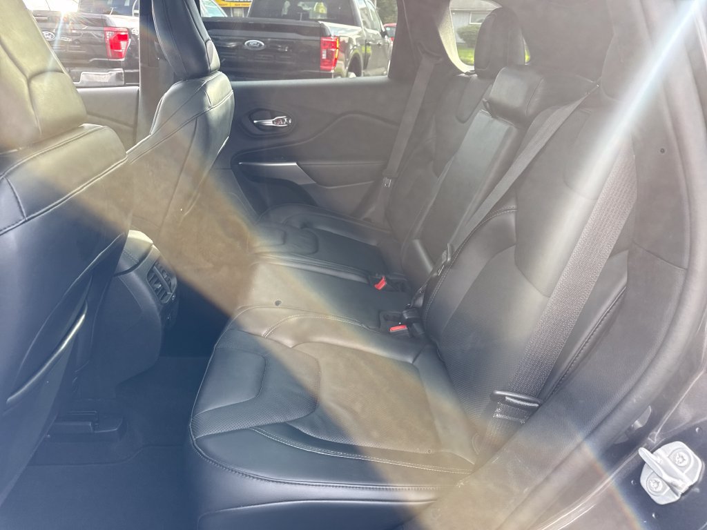 Used 2021 Jeep Cherokee High Altitude AWD/4WD image 18