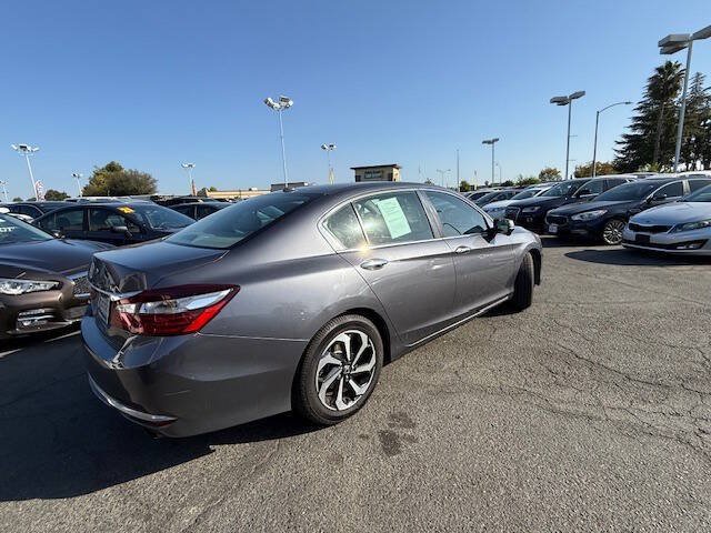 Used 2017 Honda Accord EX image 5