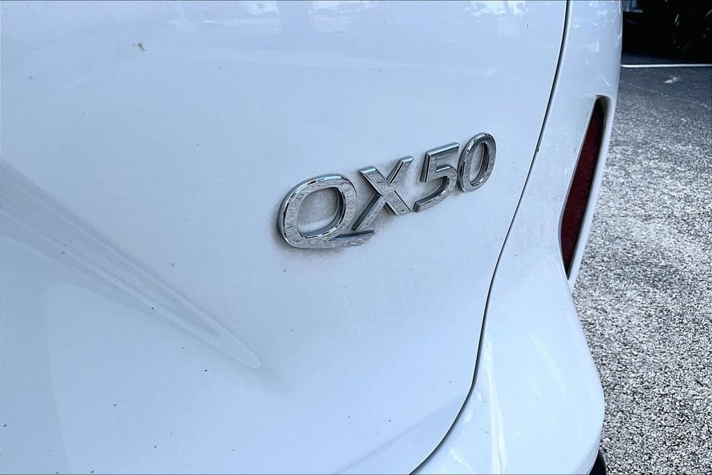 Used 2022 INFINITI QX50 Luxe FWD image 7