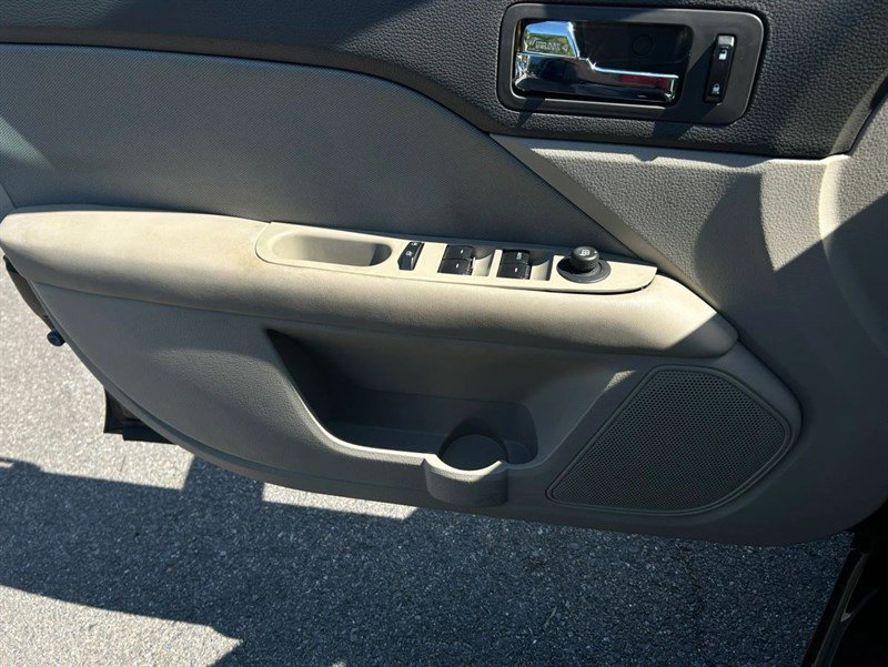 Used 2012 Ford Fusion SE FWD image 15