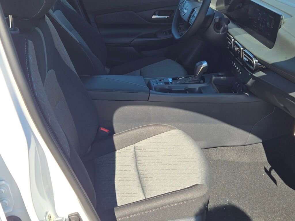New 2026 Nissan Sentra SV w/ Floor Mat Package FWD image 6