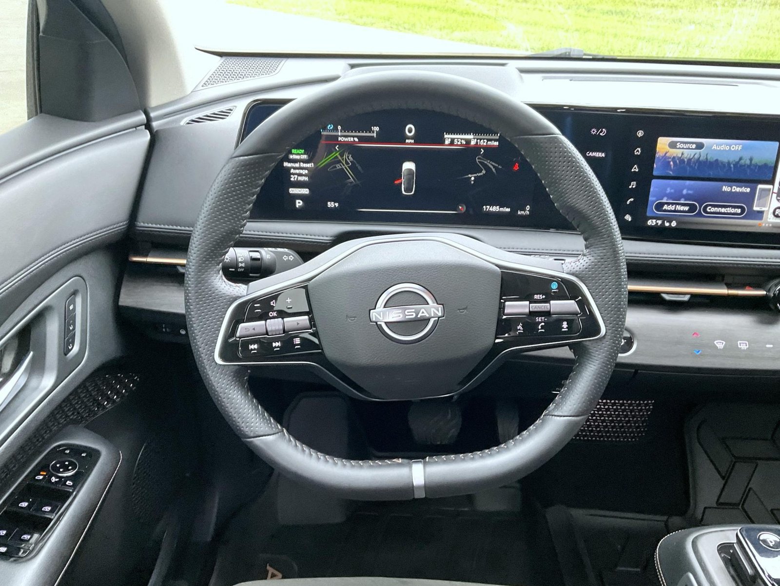 Used 2023 Nissan Ariya AWD image 14