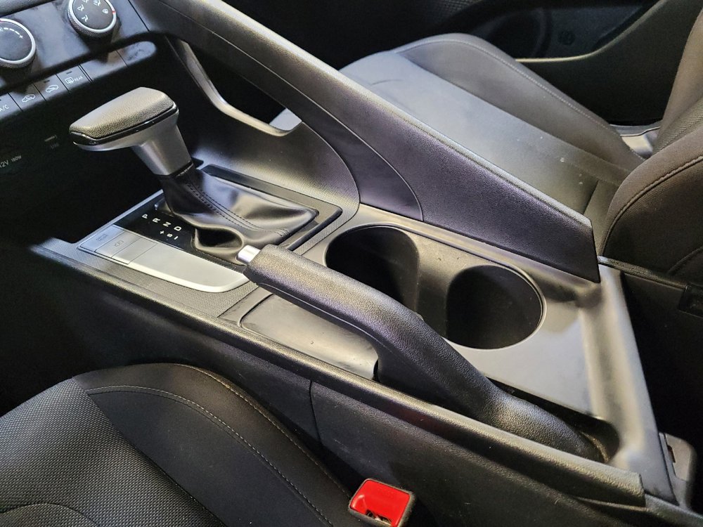 Used 2024 Hyundai Elantra SE image 26