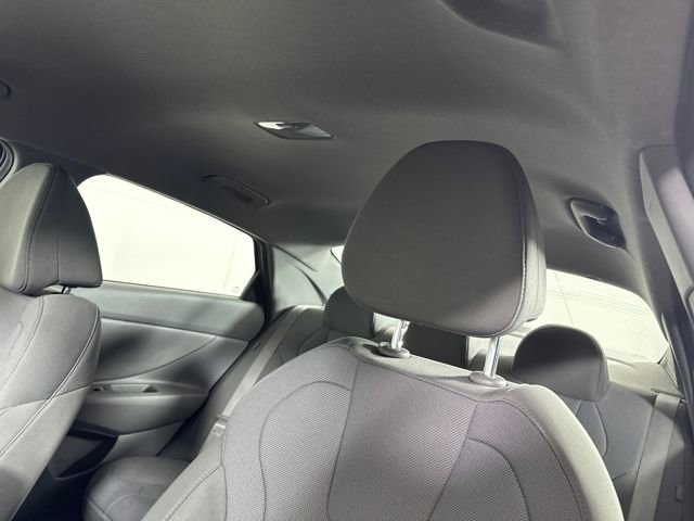 Certified 2025 Hyundai Elantra SE w/ Cargo Package image 12