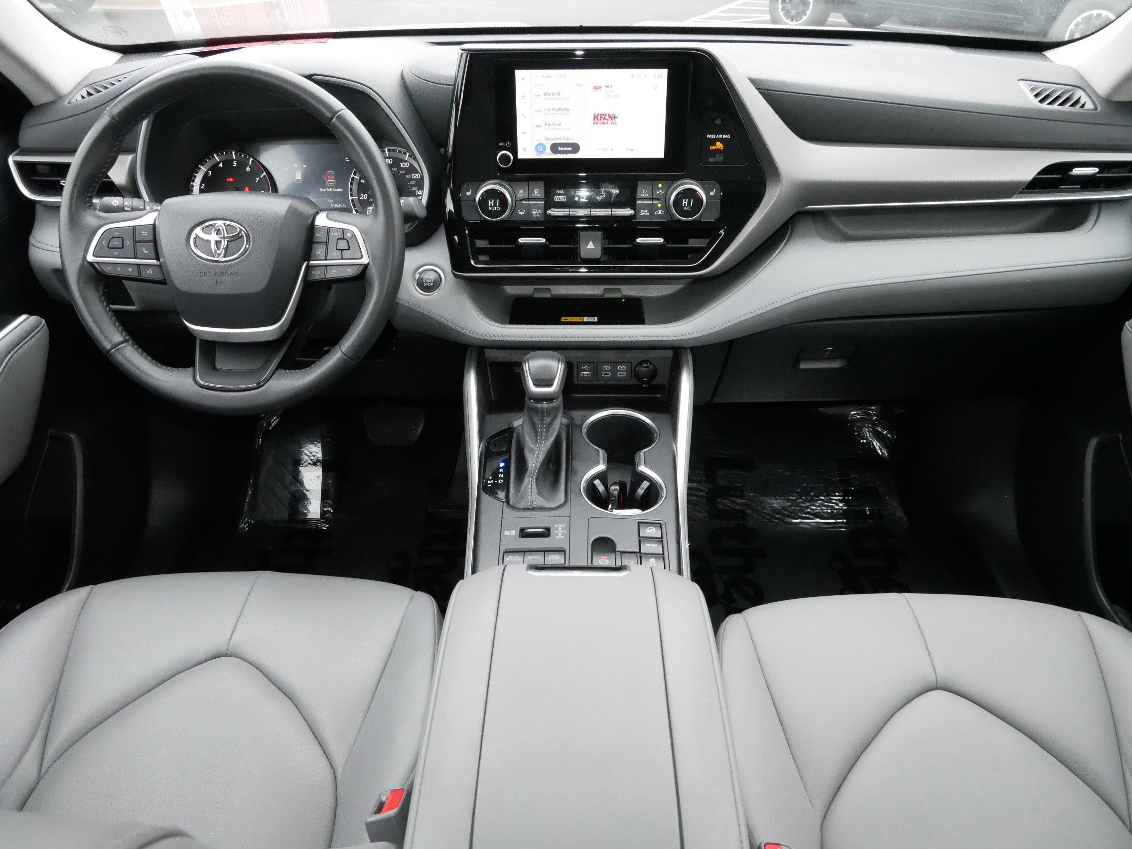 Certified 2023 Toyota Highlander XLE image 10