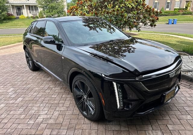 Used 2024 Cadillac Lyriq Sport w/ LPO, Floor Liner Package AWD/4WD image 2
