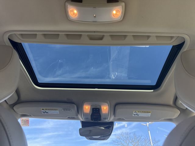 Used 2016 Volvo V60 T5 Platinum image 17