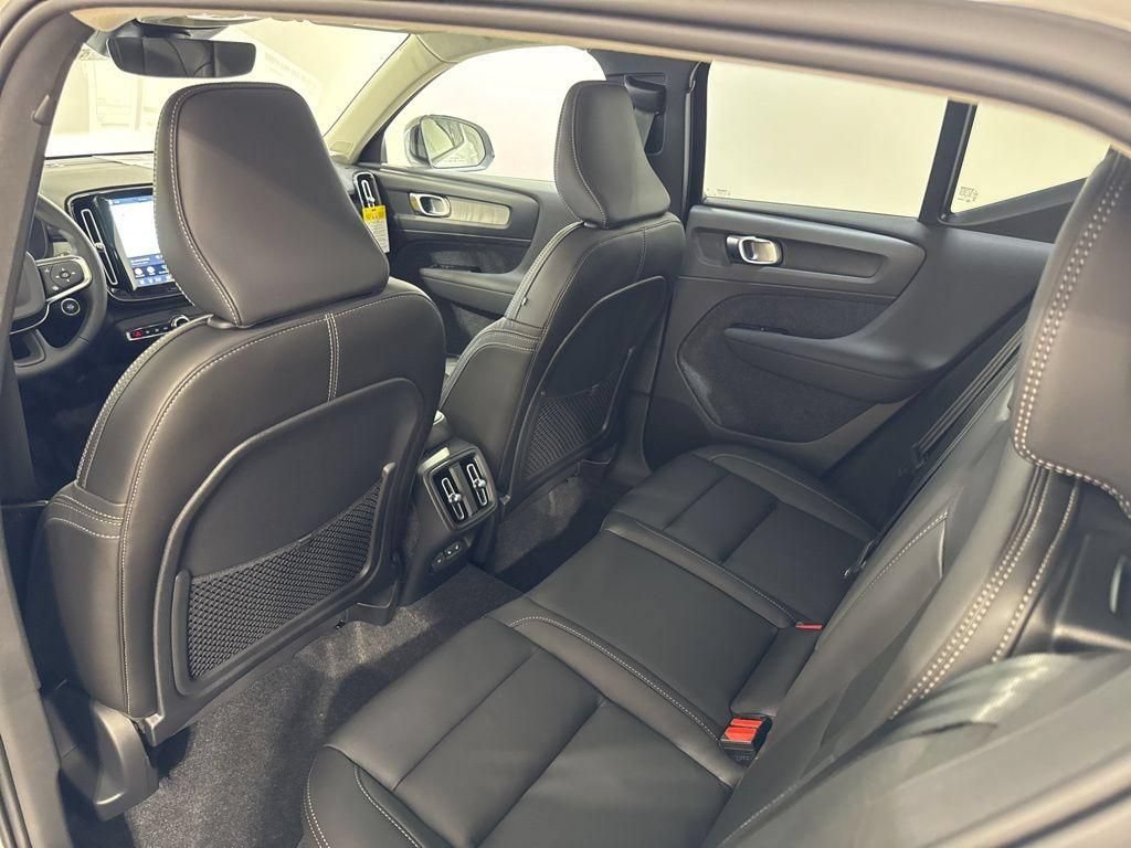 New 2026 Volvo XC40 B5 Core w/ Protection Package Premier AWD/4WD image 21