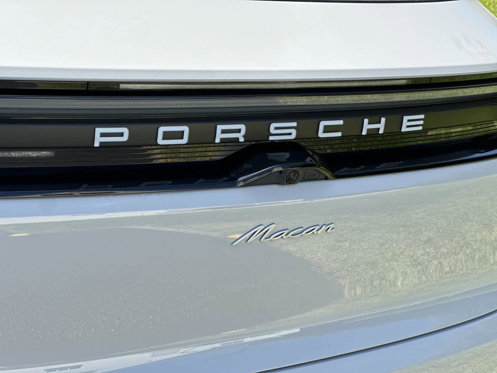 New 2026 Porsche Macan Electric RWD image 33