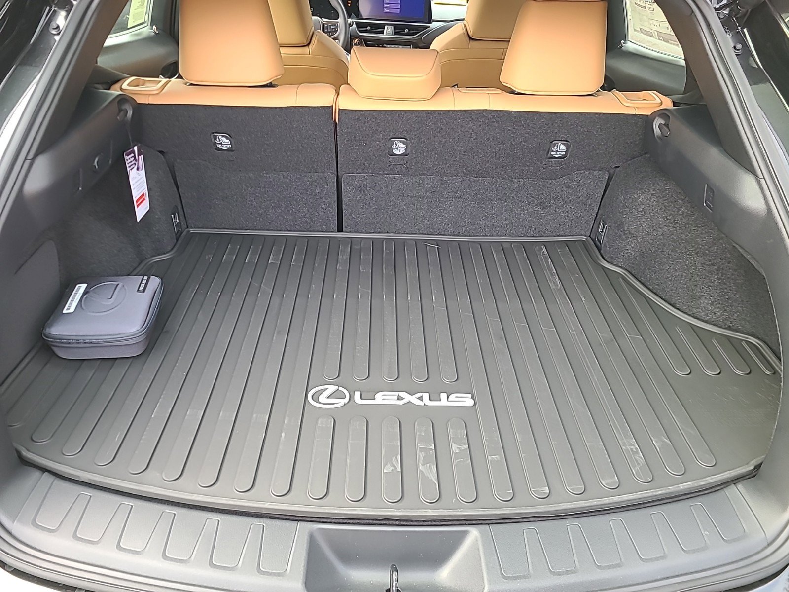 New 2025 Lexus UX 300h AWD image 12