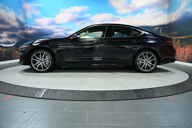 Used 2025 Genesis G70 2.5T image 5