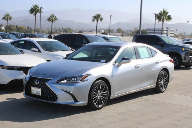 Certified 2025 Lexus ES 300h w/ Premium Package FWD image 3