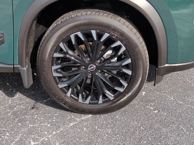 Certified 2026 Nissan Rogue Dark Armor AWD/4WD image 11
