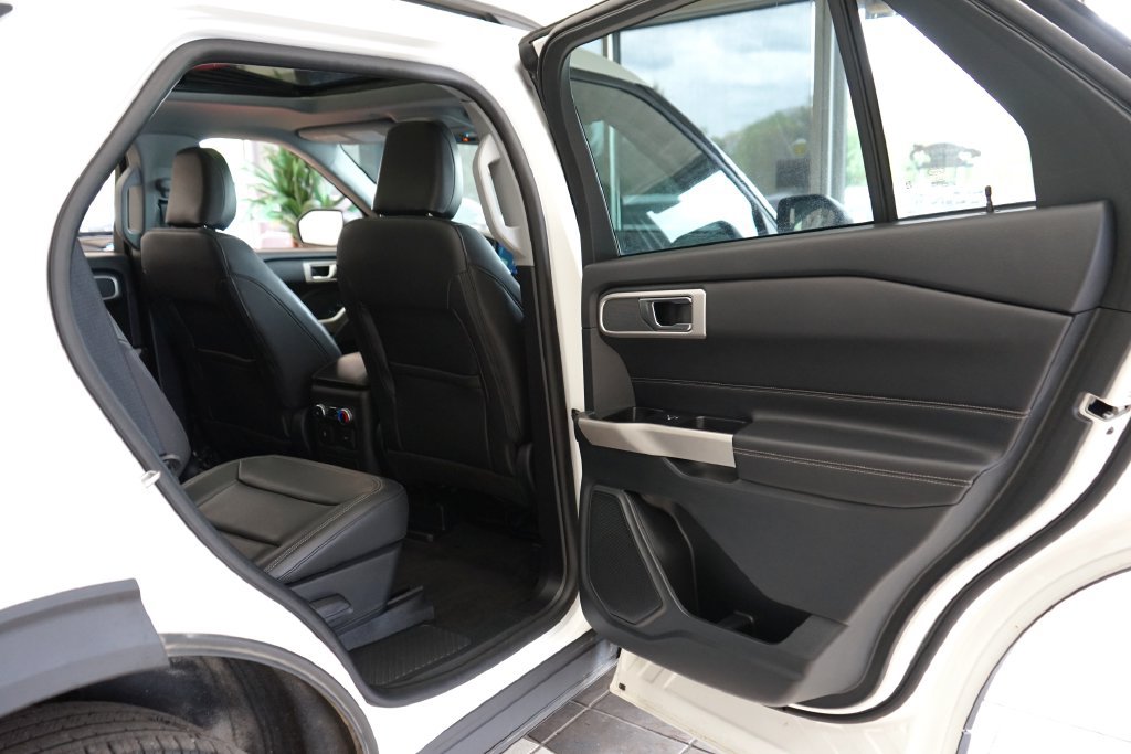 Used 2023 Ford Explorer XLT w/ Equipment Group 202A AWD/4WD image 49