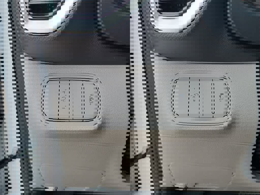 New 2025 Hyundai Venue SEL image 22