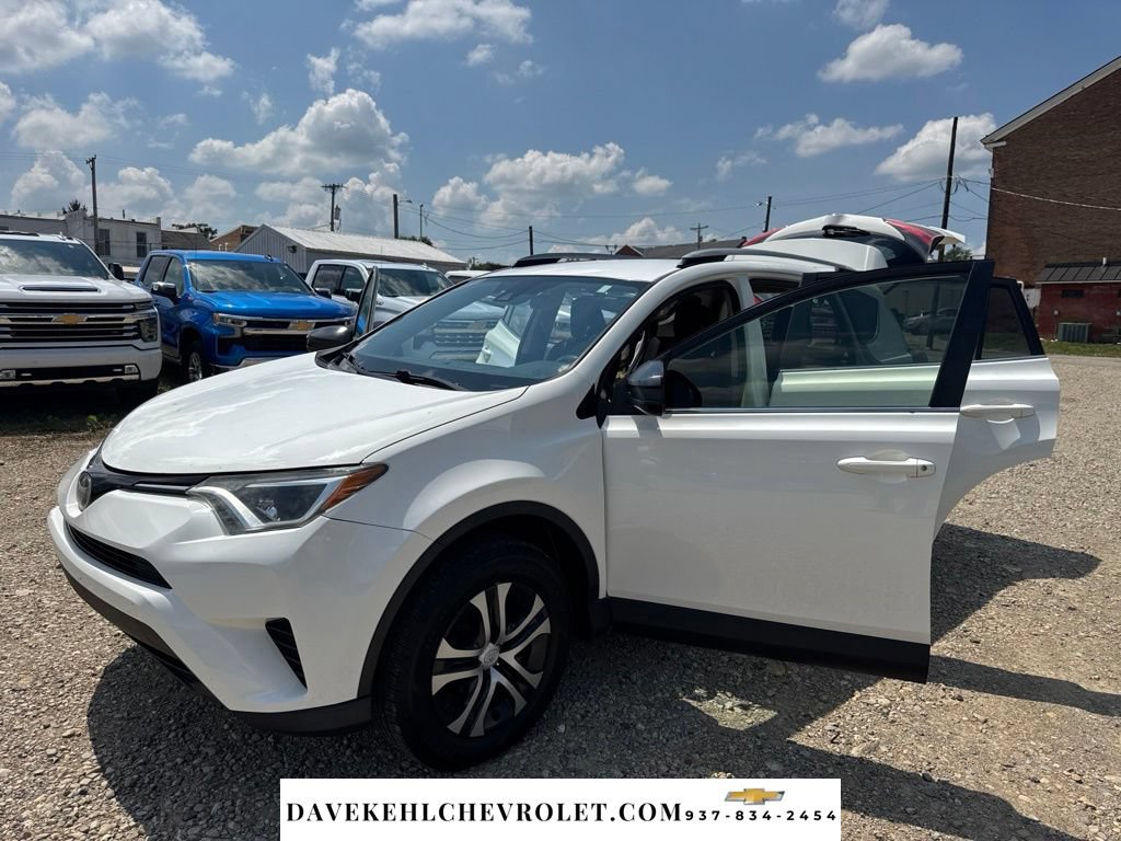 Used 2017 Toyota RAV4 LE w/ All Weather Liner Package AWD/4WD image 11