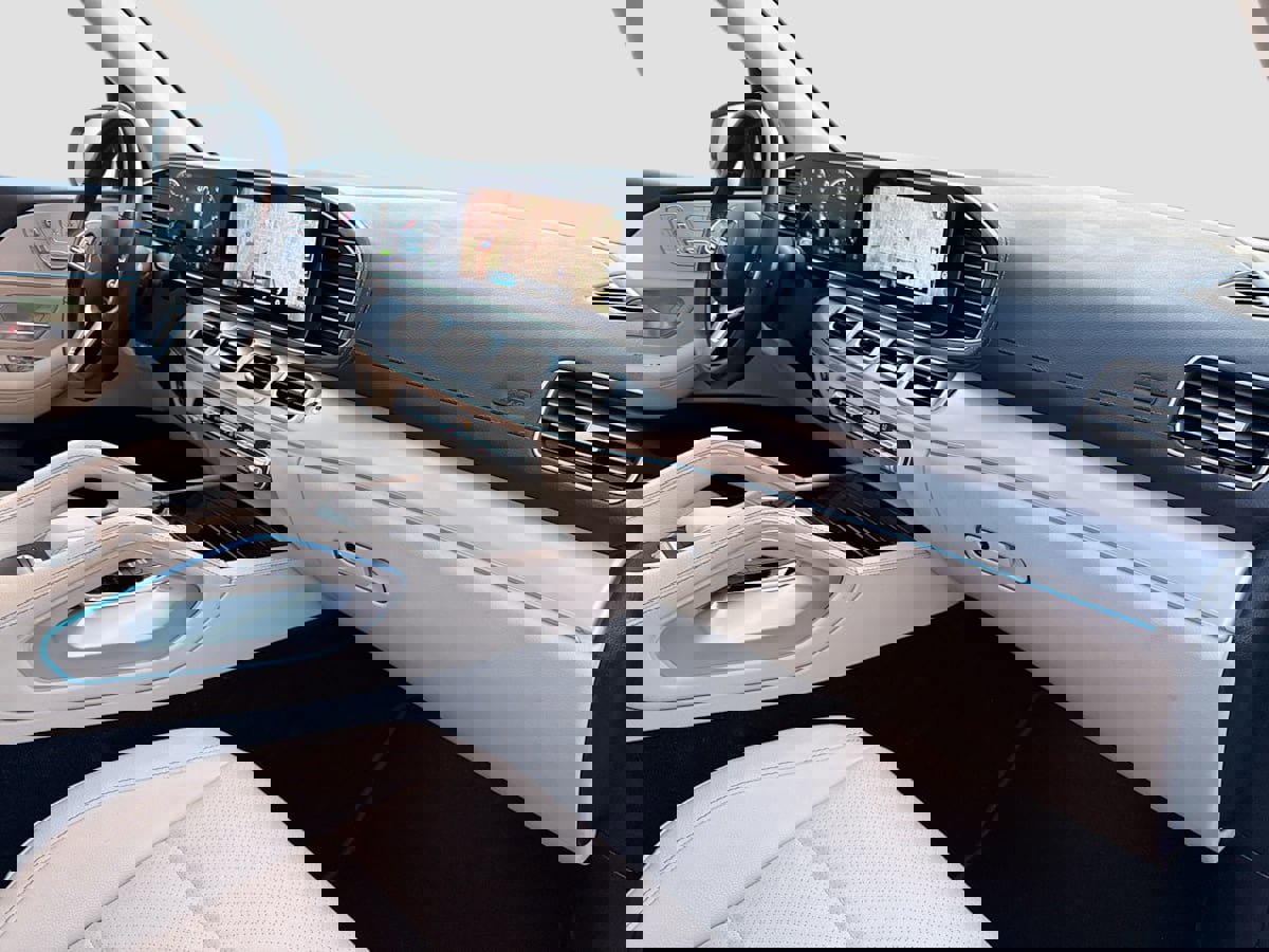 Used 2023 Mercedes-Benz GLS 450 4MATIC image 32