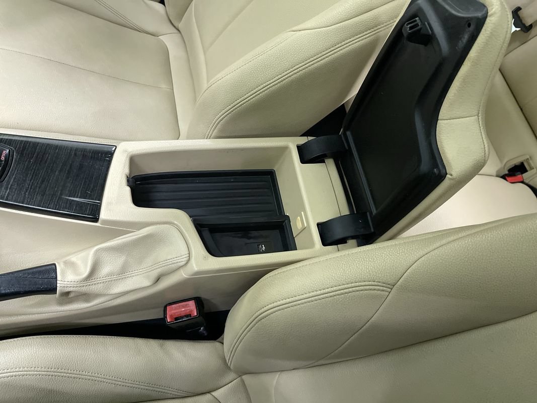 Used 2018 BMW 330e w/ Convenience Package RWD image 25