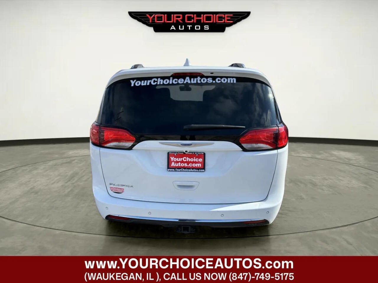 Used 2020 Chrysler Pacifica Touring-L Plus FWD image 4