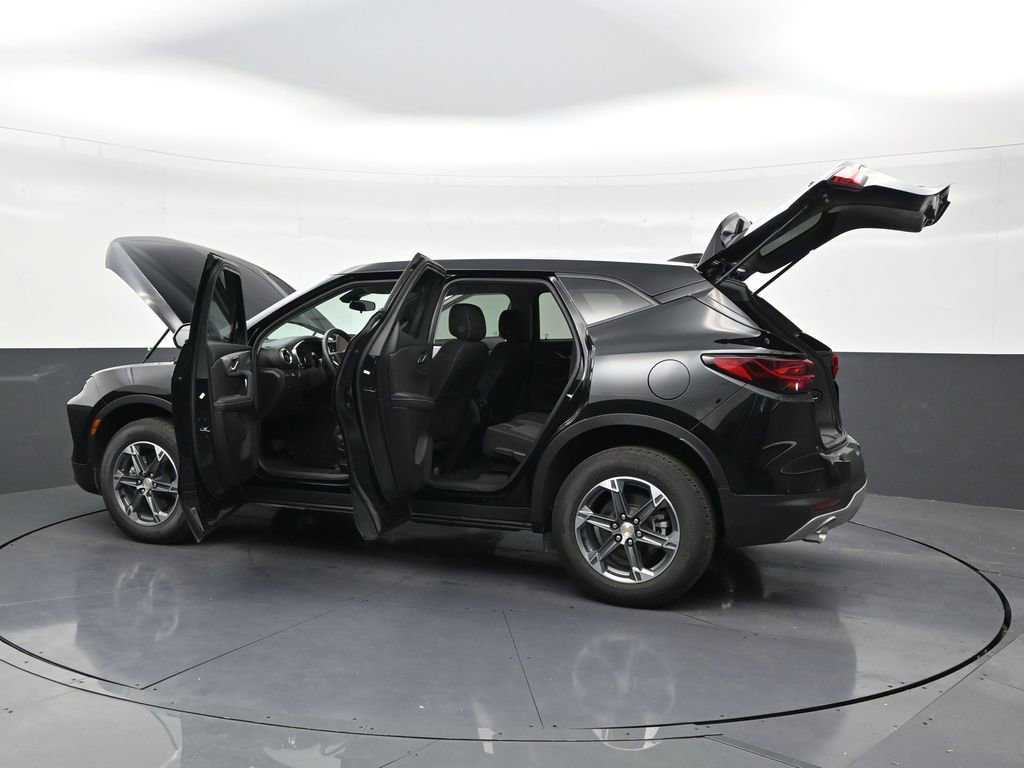 Used 2025 Chevrolet Blazer LT FWD image 31