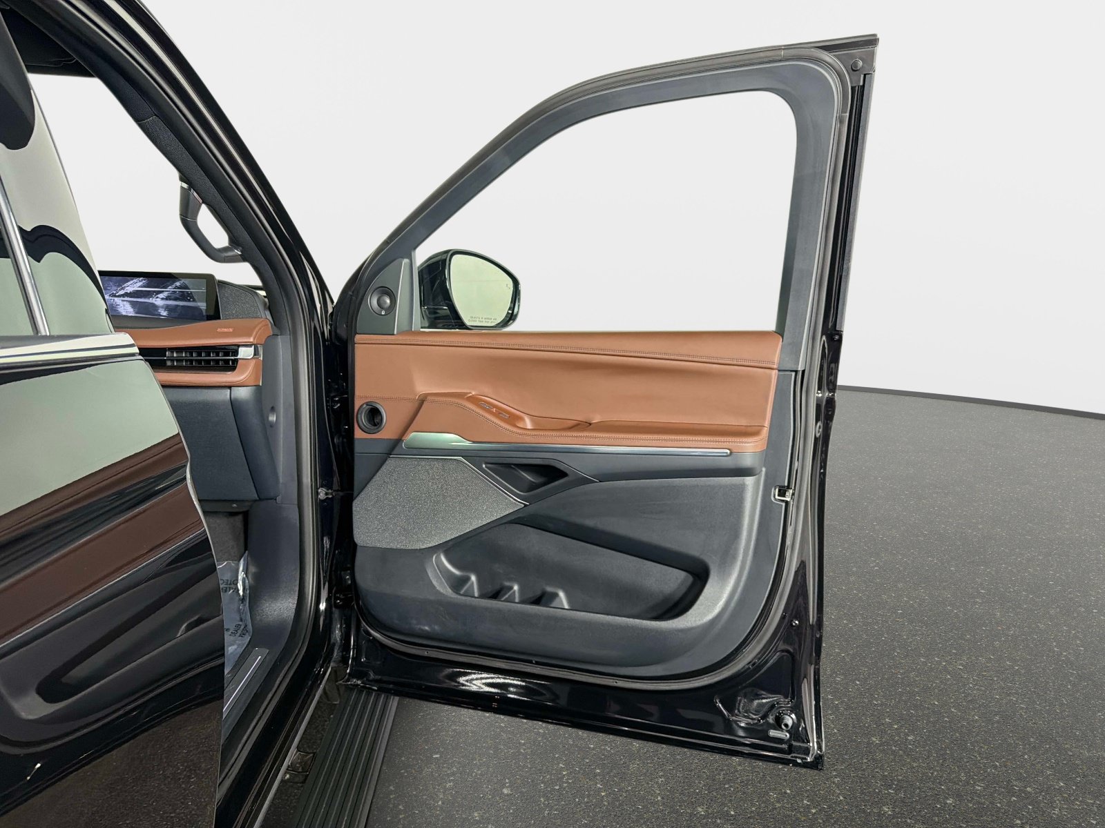 Used 2025 Lincoln Navigator Reserve AWD/4WD image 24