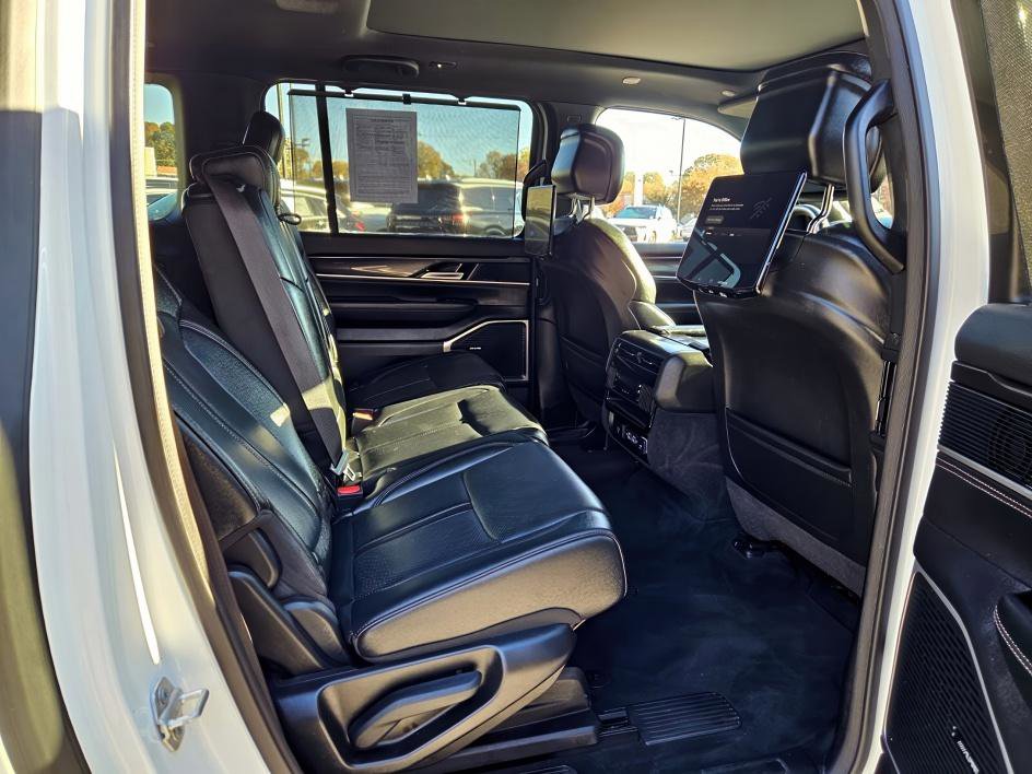 Used 2024 Jeep Wagoneer L 4WD w/ Premium Group I image 14