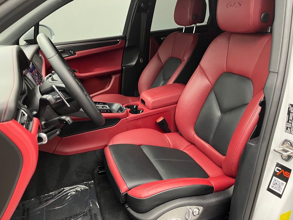 Used 2024 Porsche Macan GTS image 5